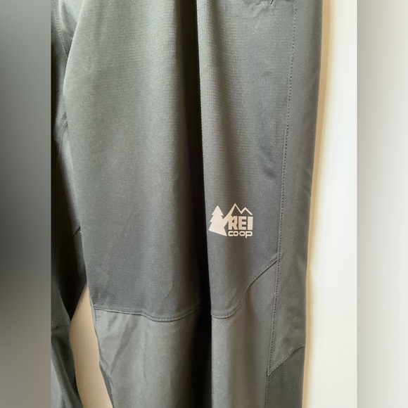 REI Co-op Men’s Waterproof Rain Pants - Picture 2 of 10